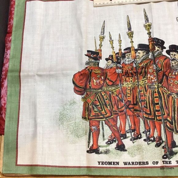 Irish linen tapestry yeoman warders of the Tower of London - Picture 2 of 4